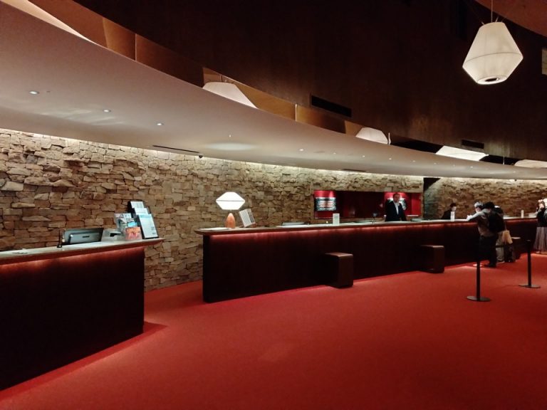 フロントカウンター4