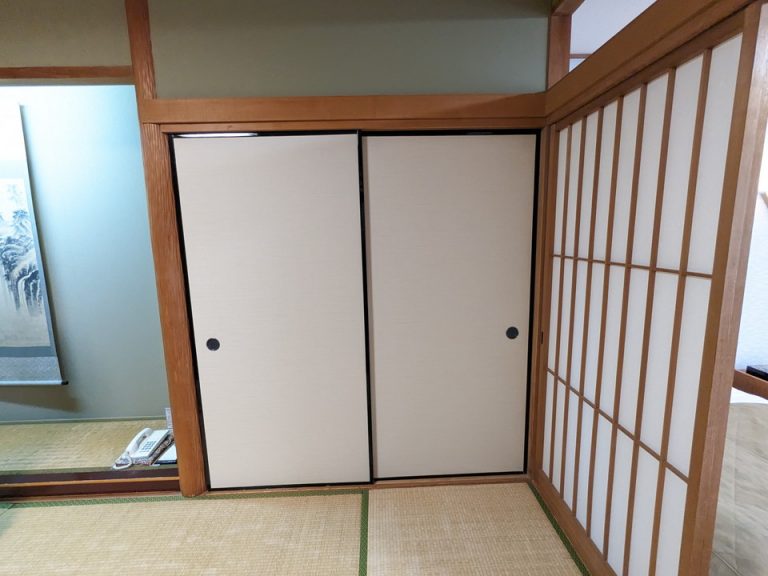 押し入れ閉じた状態