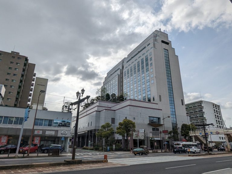 建物外観国道202号線側