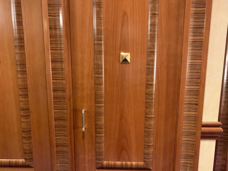 セキュリティボックスの扉