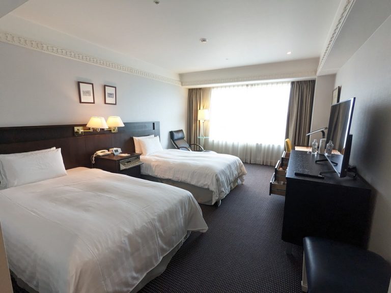 客室全体窓際方向