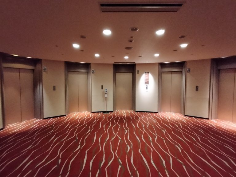 エレベーターホール客室階2