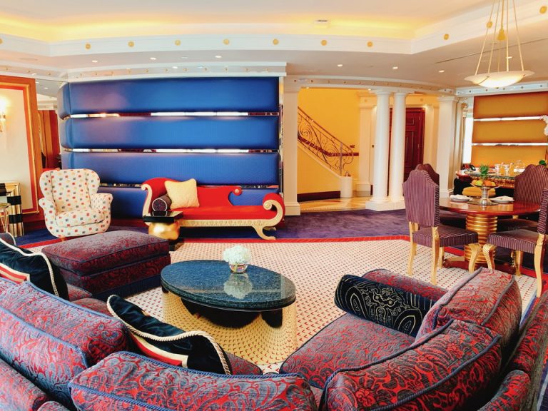 メインソファからの全体