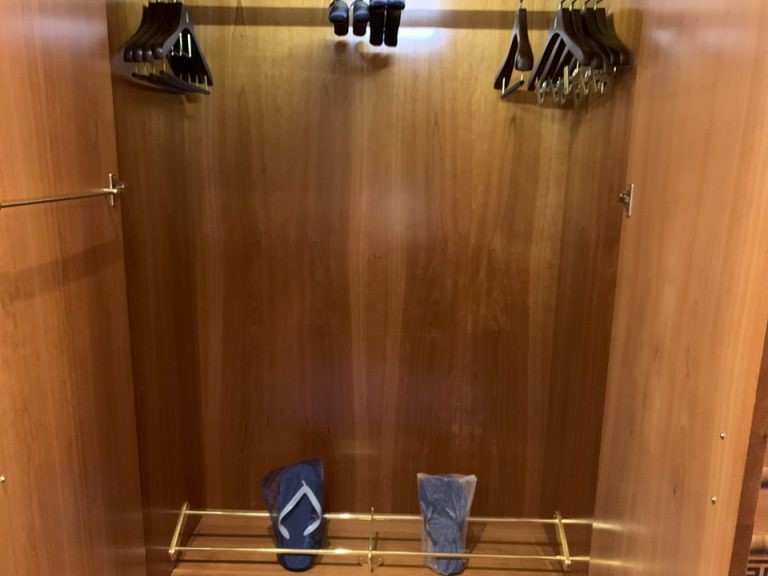 クローゼットオープン