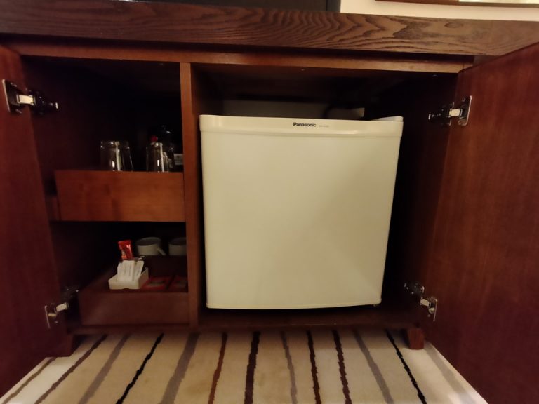 冷蔵庫(閉じた状態)3