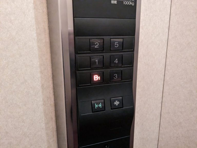 エレベーター階数ボタン