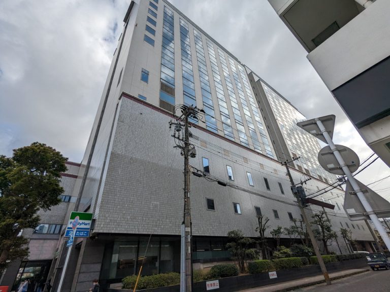 建物外観サッカースタジアム側