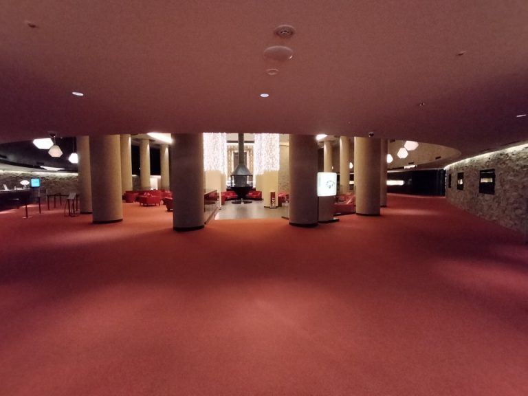 エントランス内観4