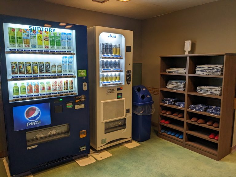 客室階自販機、交換できる浴衣コーナー