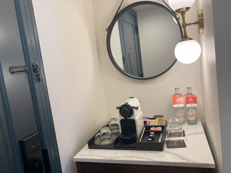 ミニバー・カフェコーナー③