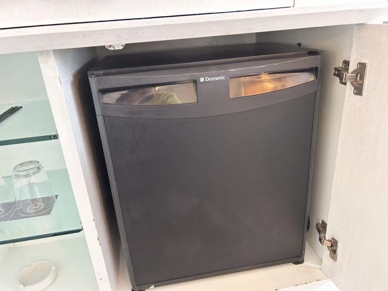 冷蔵庫閉めた状態