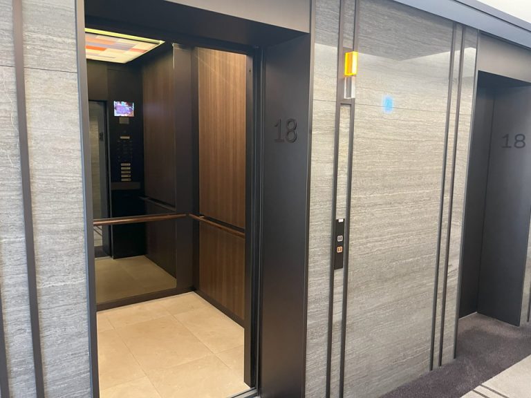 客室階層のエレベーター②