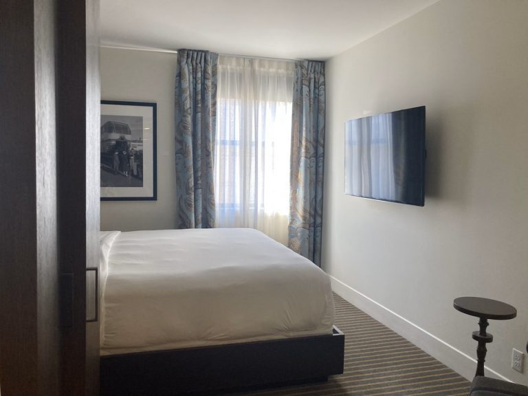 客室全体(窓際方向)②