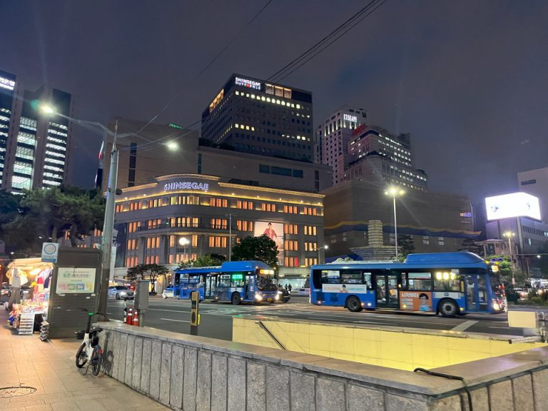 新世界百貨店も近い