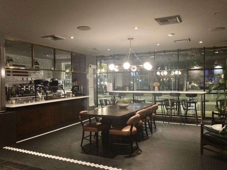 コーヒーショップ全体