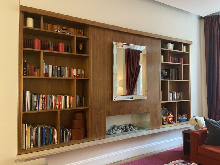 ロビーにある棚