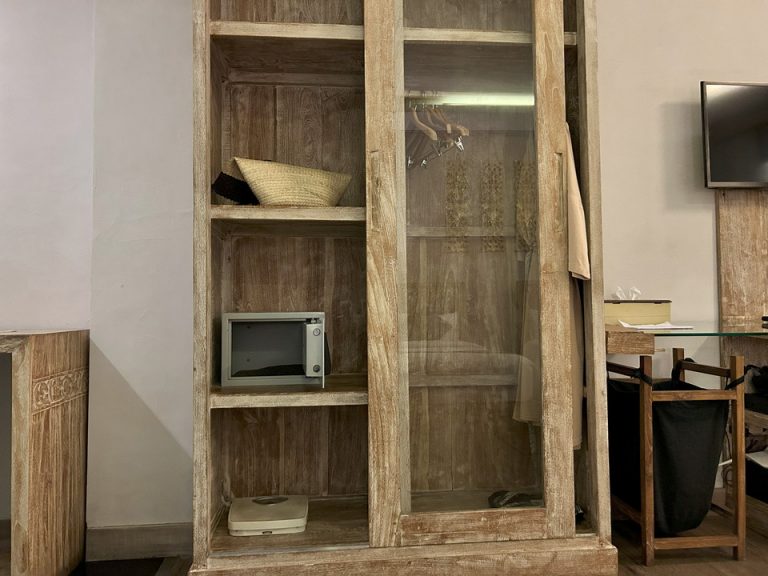 クローゼット閉じた状態