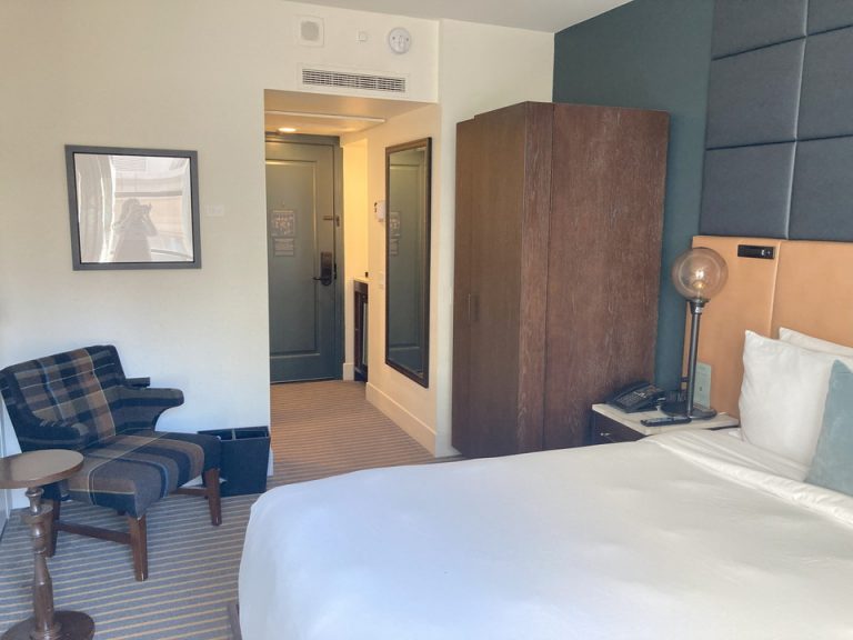 客室全体(入口方向)