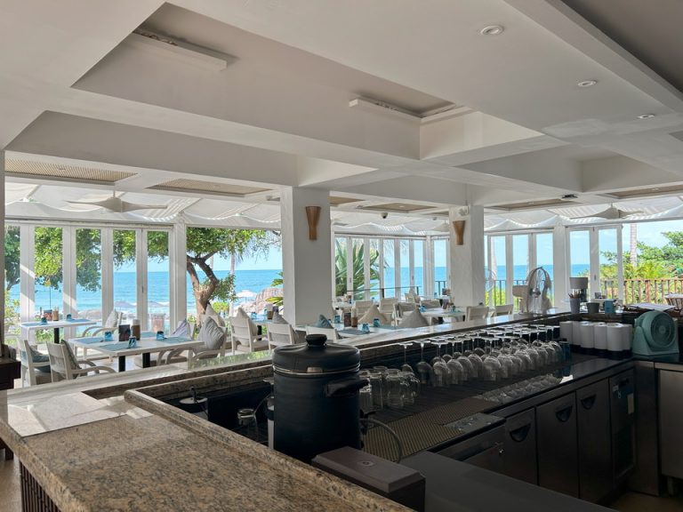 レストラン内観