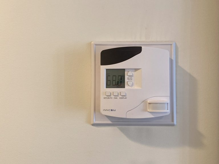 エアコンの操作パネル