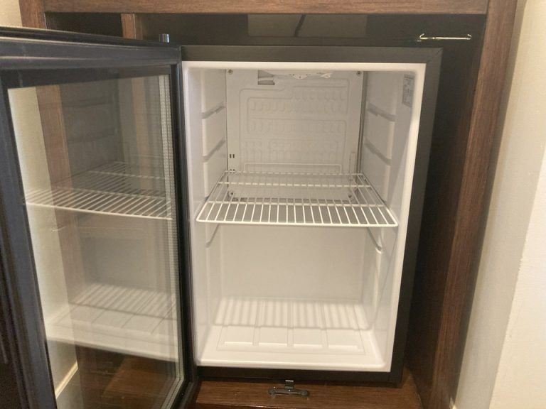 冷蔵庫(開けた状態)