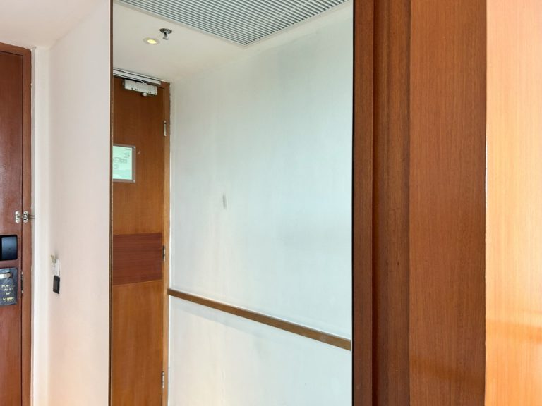 クローゼット閉めた状態