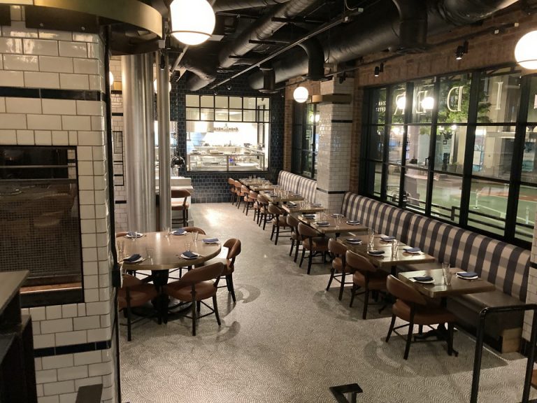 レストラン客席