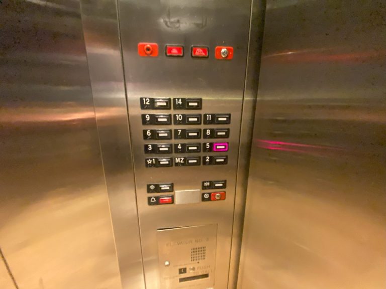 階数ボタン