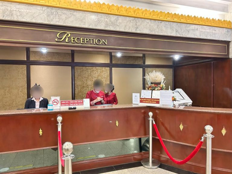 フロントカウンター