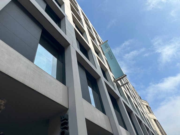 ホテル建物外観