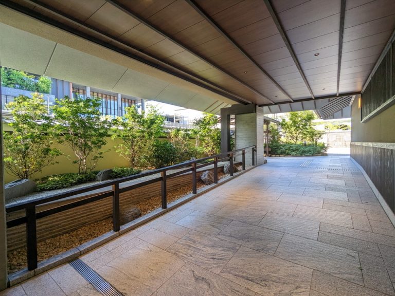 土間風通路と通り庭