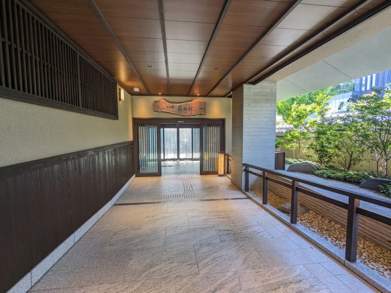 1つ目エントランス外観