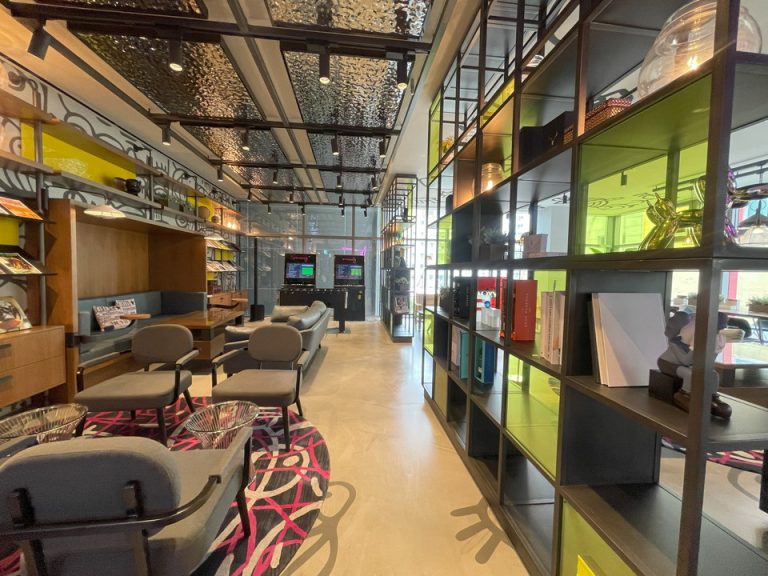 フロント横スペース(1)