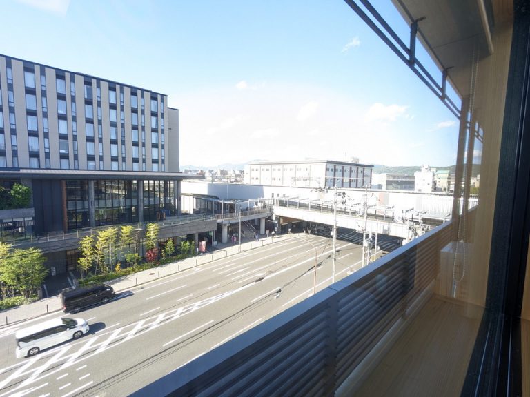 窓からの眺望昼