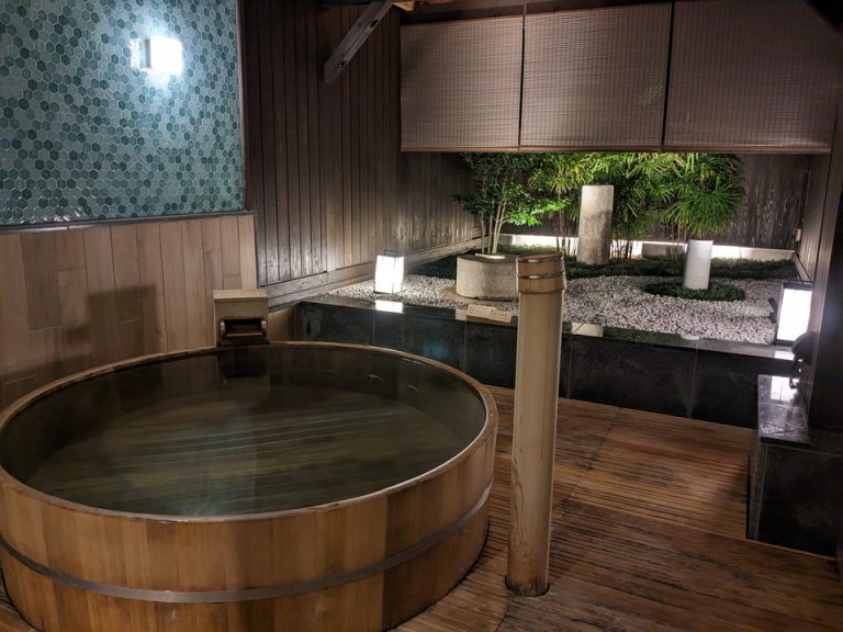 貸切風呂「樽鏡の詠」天然温泉夜