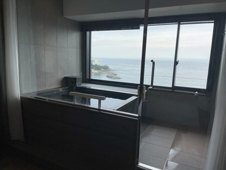 ベッドから見た温泉(1)