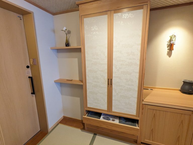 クローゼット閉じた状態