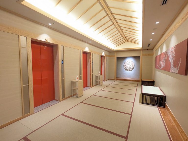 エレベーターホールフロント階