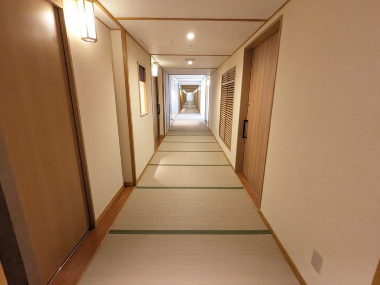 客室階廊下全体