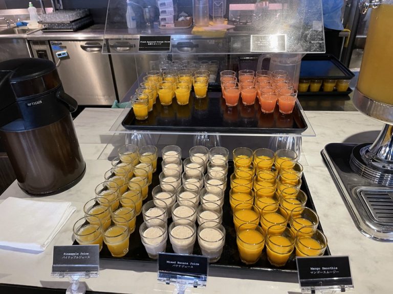 2.3口で飲める生搾りジュースが豊富だった