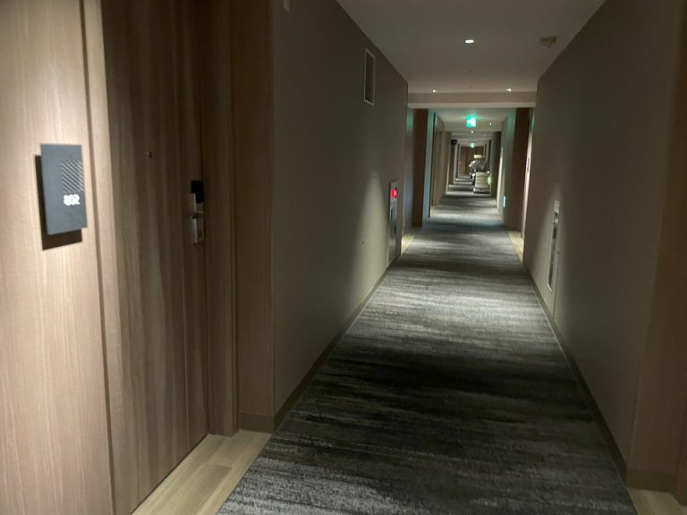 宿泊階廊下
