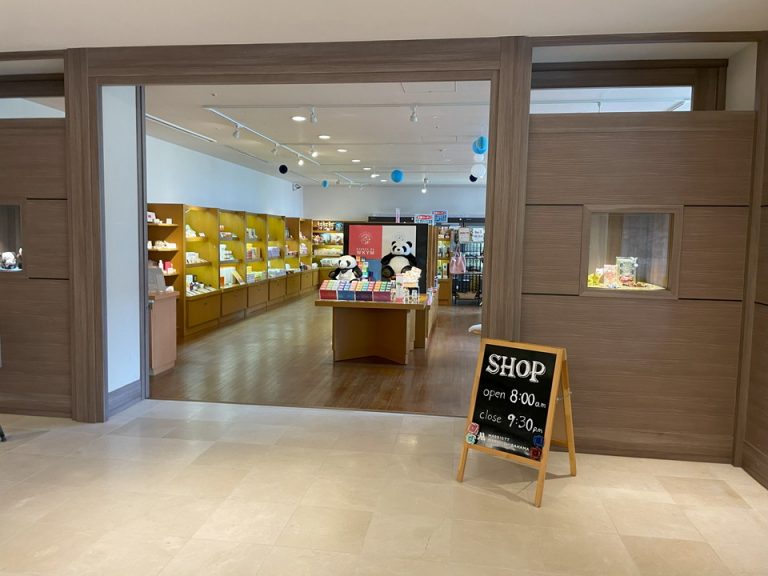 ショップ入り口