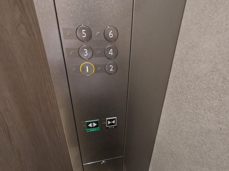エレベーター階数ボタン