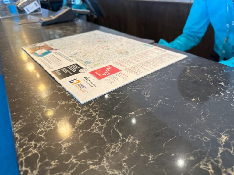 フロントカウンター3 周辺のマップが置かれていました。