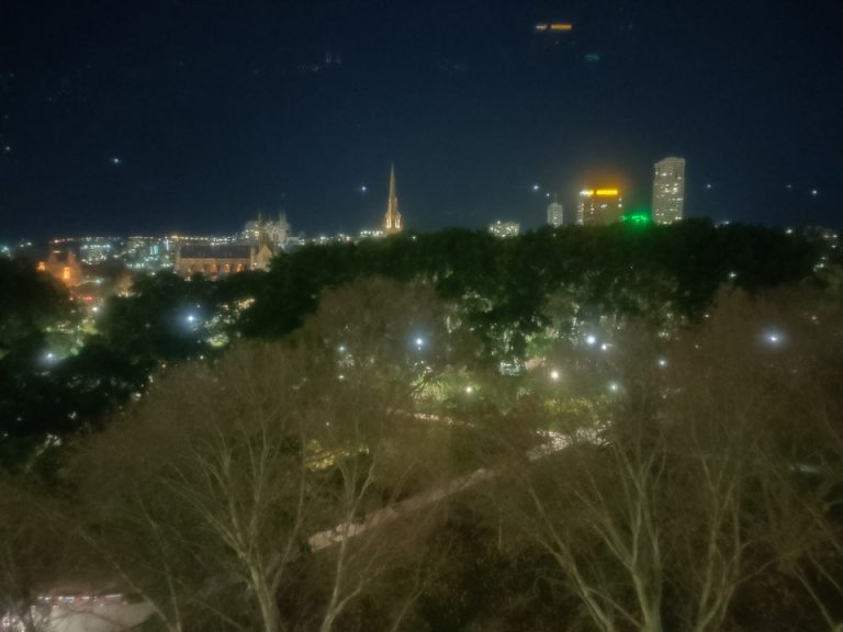 部屋からの眺望(夜間)
