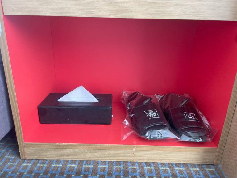 スリッパ ティシュ