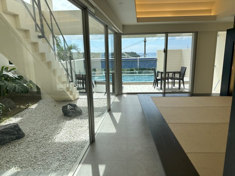 客室全体(窓際方向)1階