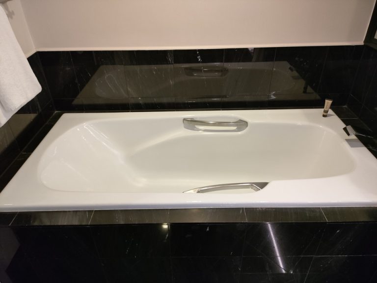 バスタブ