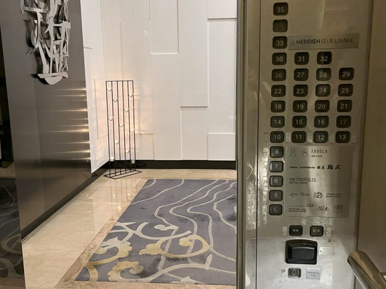 エレベーター階数ボタン