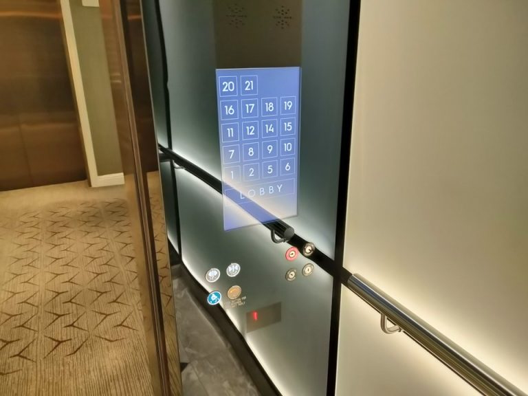 エレベーター階数ボタン1